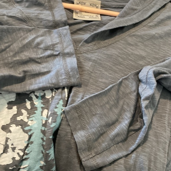 Ellembee gray long sleeve hooded moon and trees v neck cozy shirt large - Picture 7 of 9